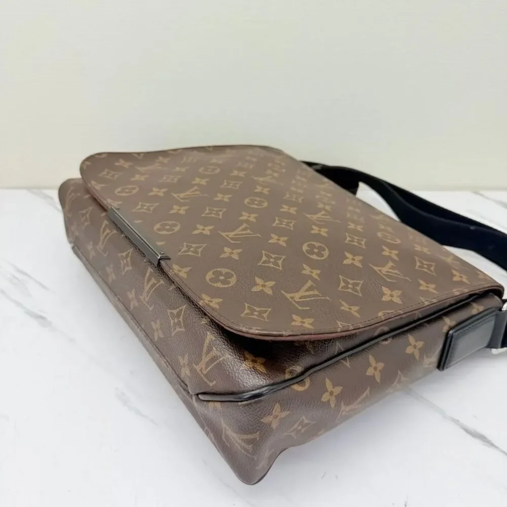 Louis Vuitton Women Pre-Loved Bag Very Good Condition